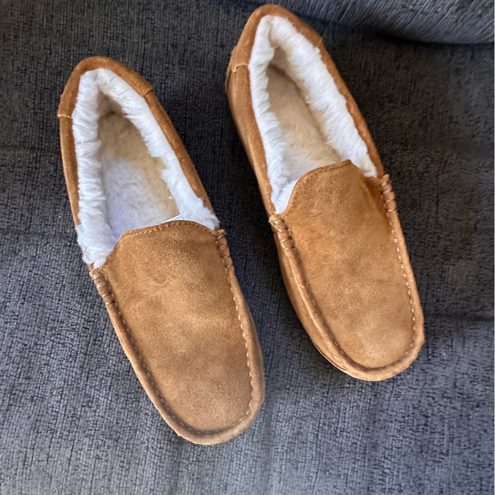 Men's koolaburra by UGG. Never worn.